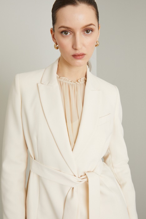 Blazer con cinturón