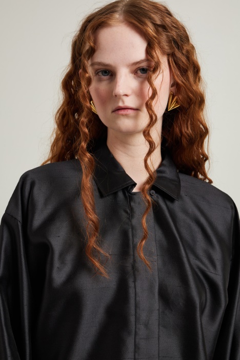 Camisa de shantung con solapa