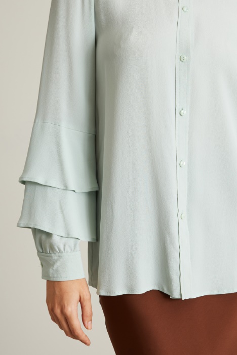 Camicia con balze sulle maniche