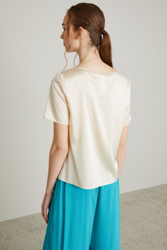 Blusa in raso di seta Intrend - 2