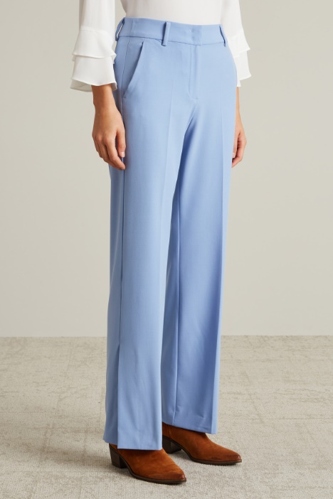 Pantalón recto con aberturas