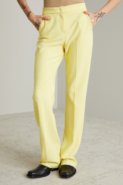 Pantalón acampanado de cady