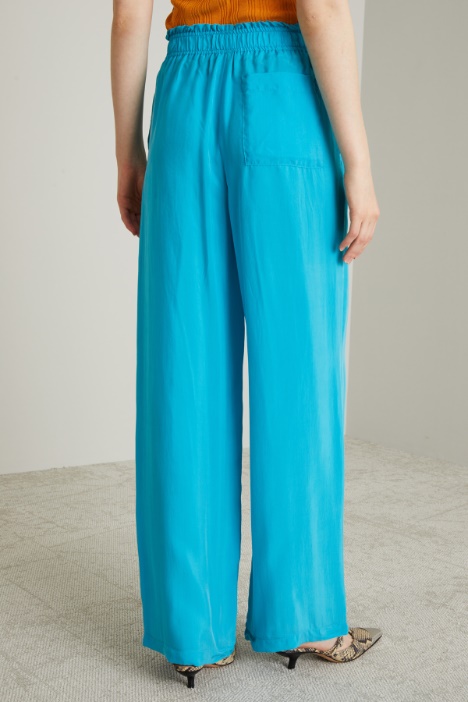 Pantaloni fluidi con coulisse