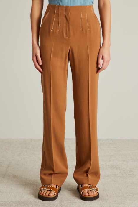 Pantaloni dritti con impunture