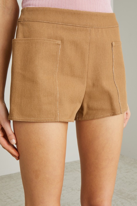 Shorts con maxi tasche