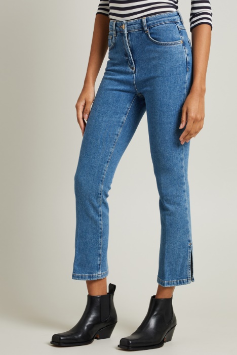 Jeans flare con spacchetti