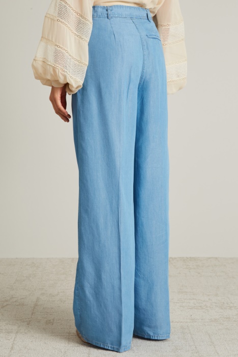 Jeans in fibra naturale