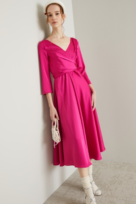 Abito con fusciacca incrociata