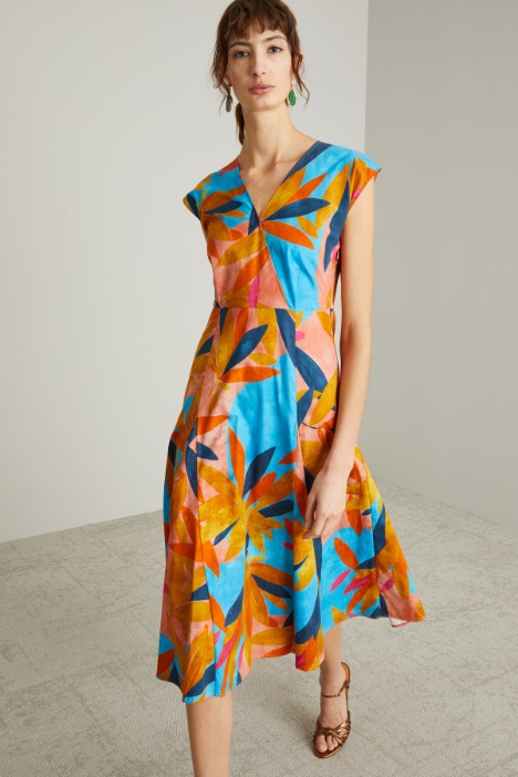 Vestido con cuello en V