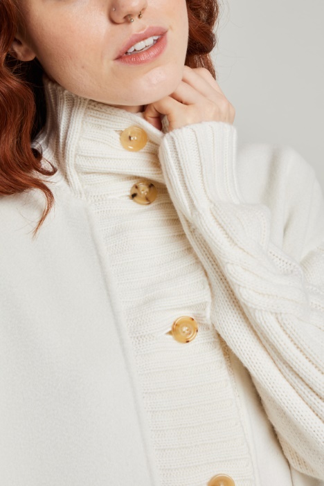 Cardigan con inserti in panno