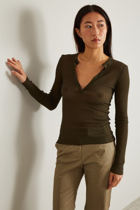 Maglia a coste piatte in seta