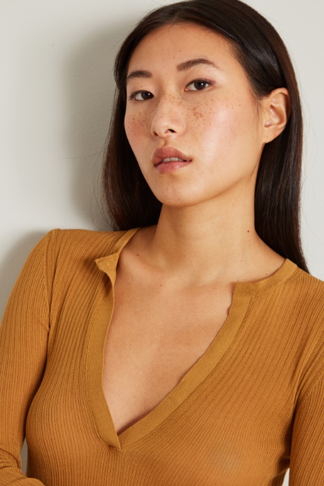 Maglia a coste piatte in seta