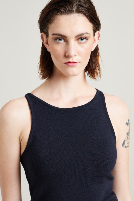 Canotta con scollo all'americana