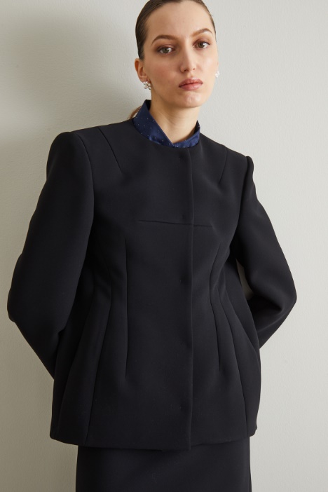 Giacca in crépe a due volumi