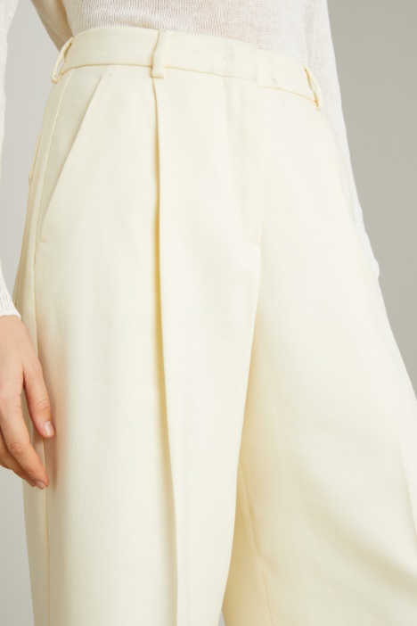 Pantaloni palazzo con pieghe