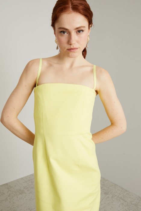 Abito bustier con spacco