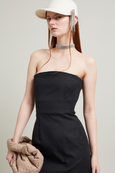 Abito bustier con spacco