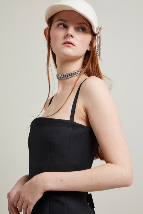 Abito bustier con spacco