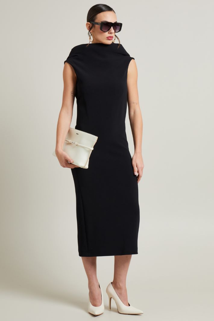 Fitted dress Intrend