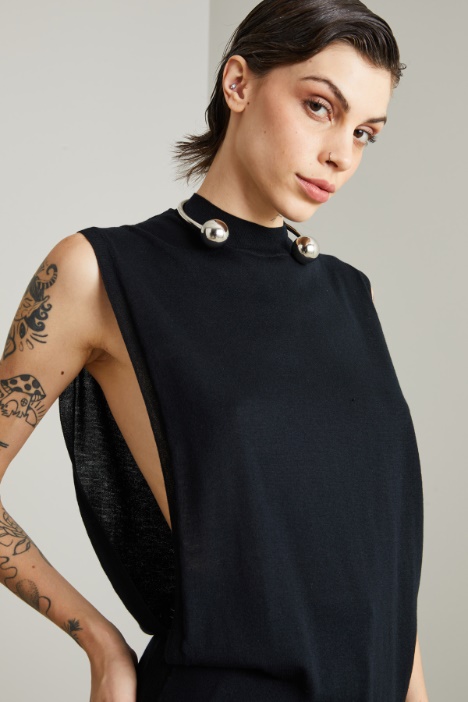 Maglia smanicata in lana e seta