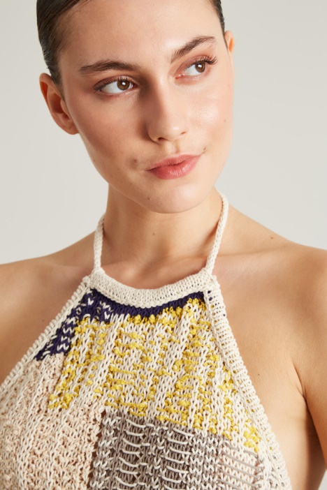 Top in maglia con frange