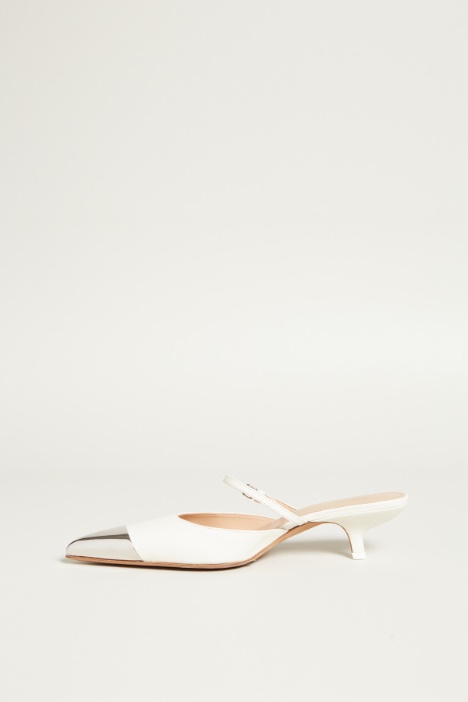 Mule con puntale in metallo