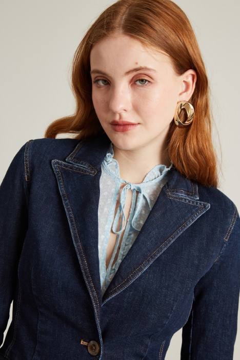 Blazer con profili sfrangiati