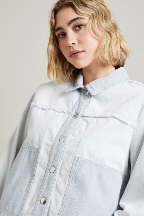 Giacca con profili sfrangiati