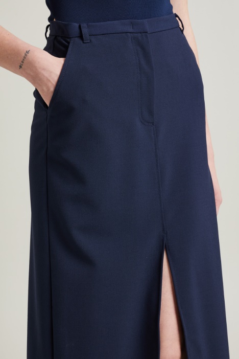 Falda recta con aberturas