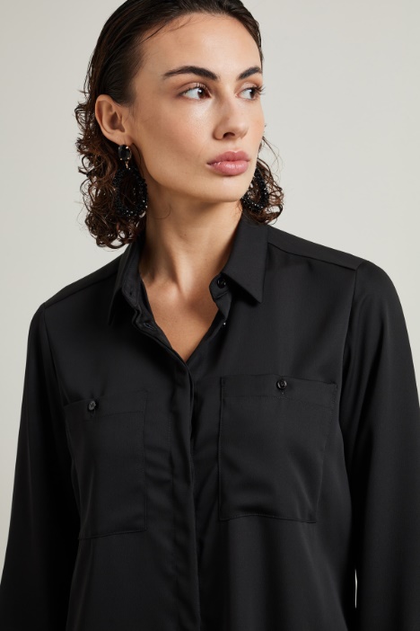 Camicia con taschini al petto