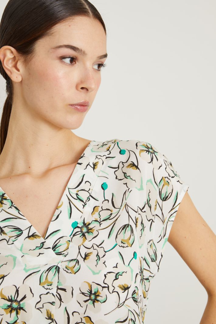 Half sleeve  silk blouse Intrend - 4