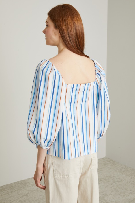 Top scollo squadrato