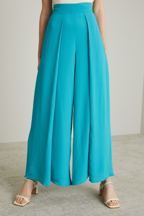 Pantalón ancho con paneles