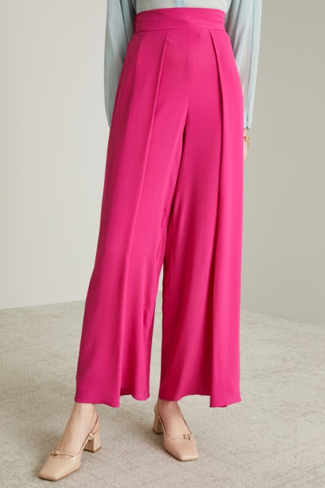 Pantaloni ampi con pannelli