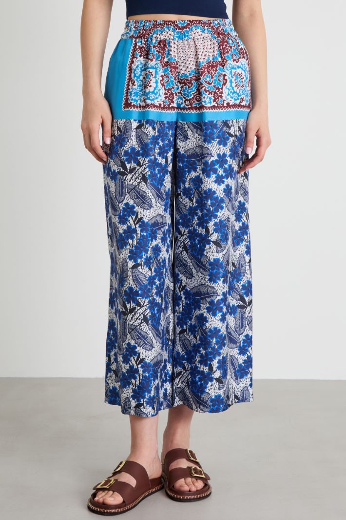 Pantaloni cropped in pura seta