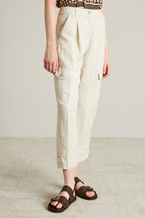 Pantaloni cargo con alamari