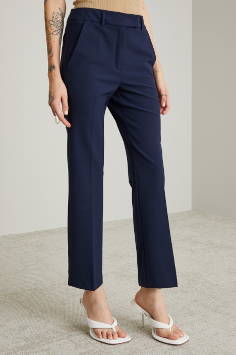 Pantaloni flare in tela stretch