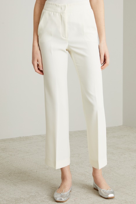 Pantaloni flare