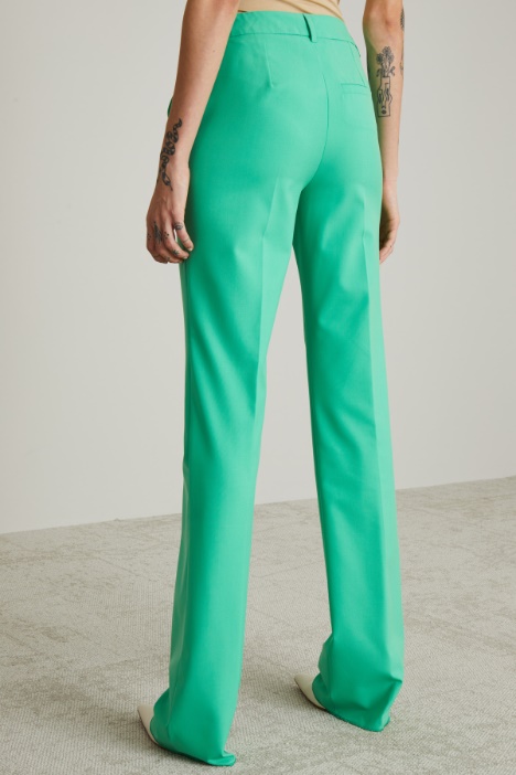 Pantalón acampanado de lona