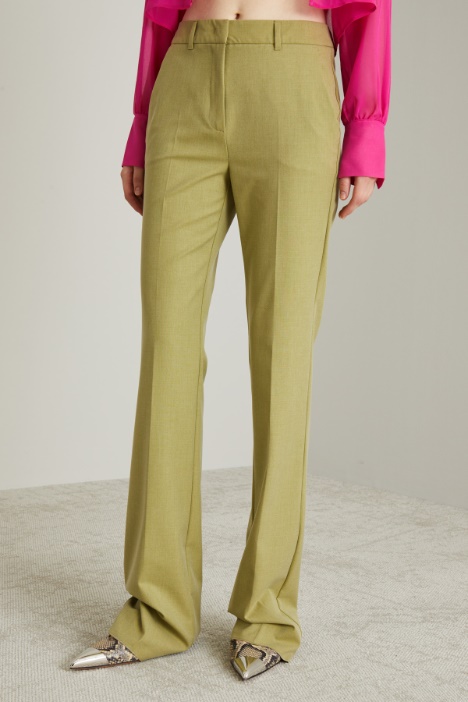 Pantalón acampanado de lona