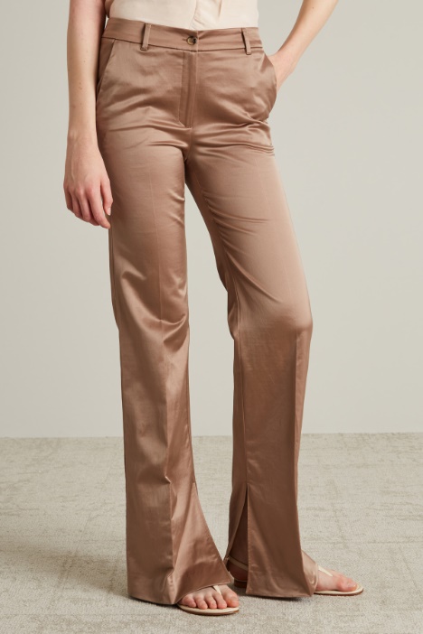 Pantaloni flare in raso