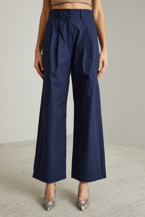 Pantaloni con micro strass