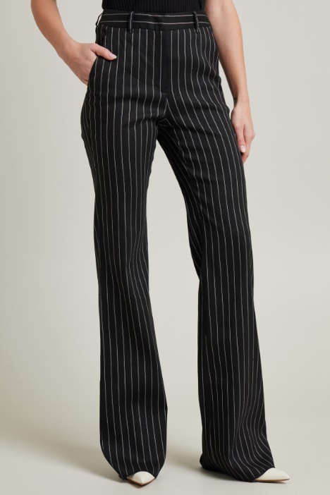 Pantaloni a zampa gessati