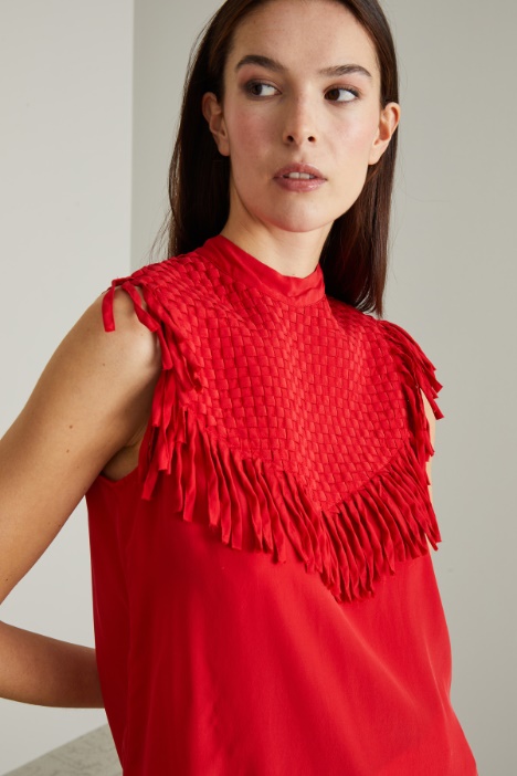 Top con motivo intrecciato