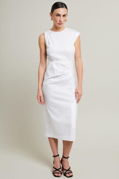 Abito a tubino con drappeggio