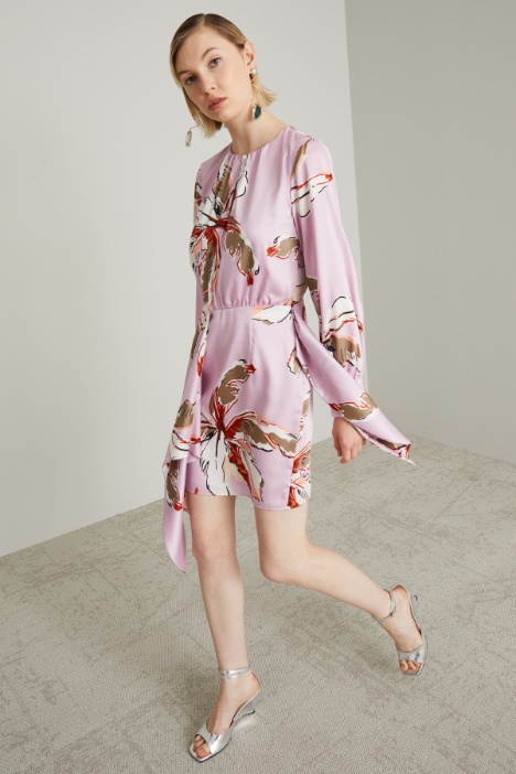 Abito con gonna a portafoglio