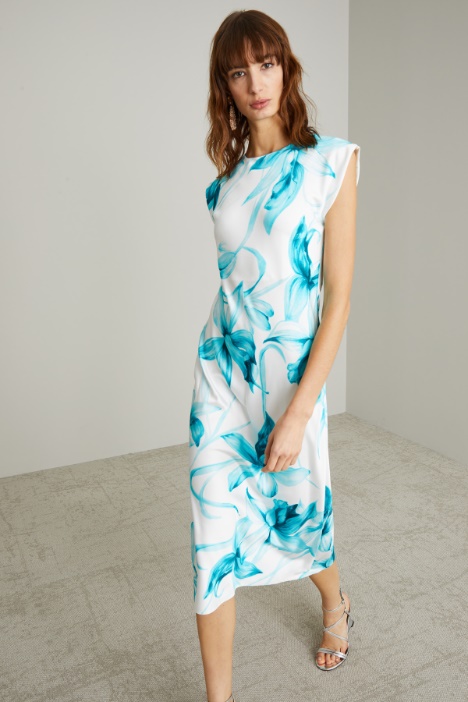 Abito sfiancato in raso