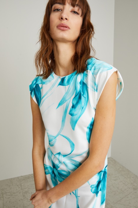 Abito sfiancato in raso