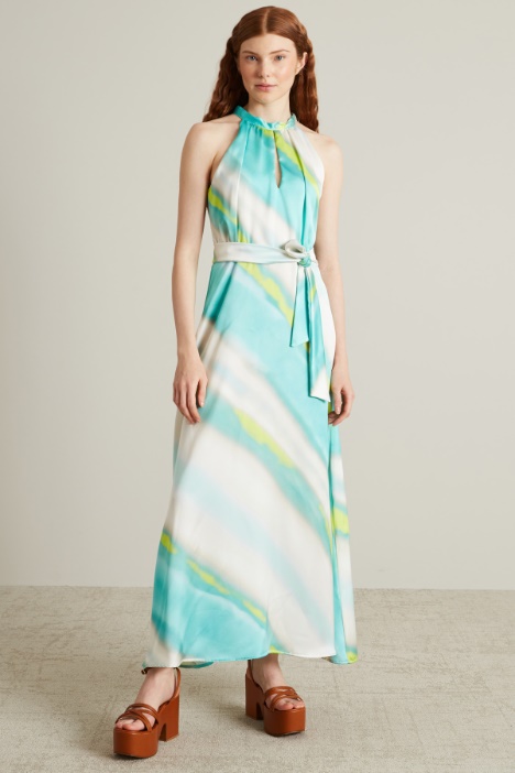 Abito con scollo all'americana