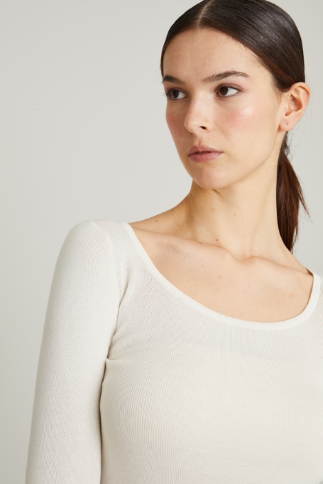 Maglia aderente a costine